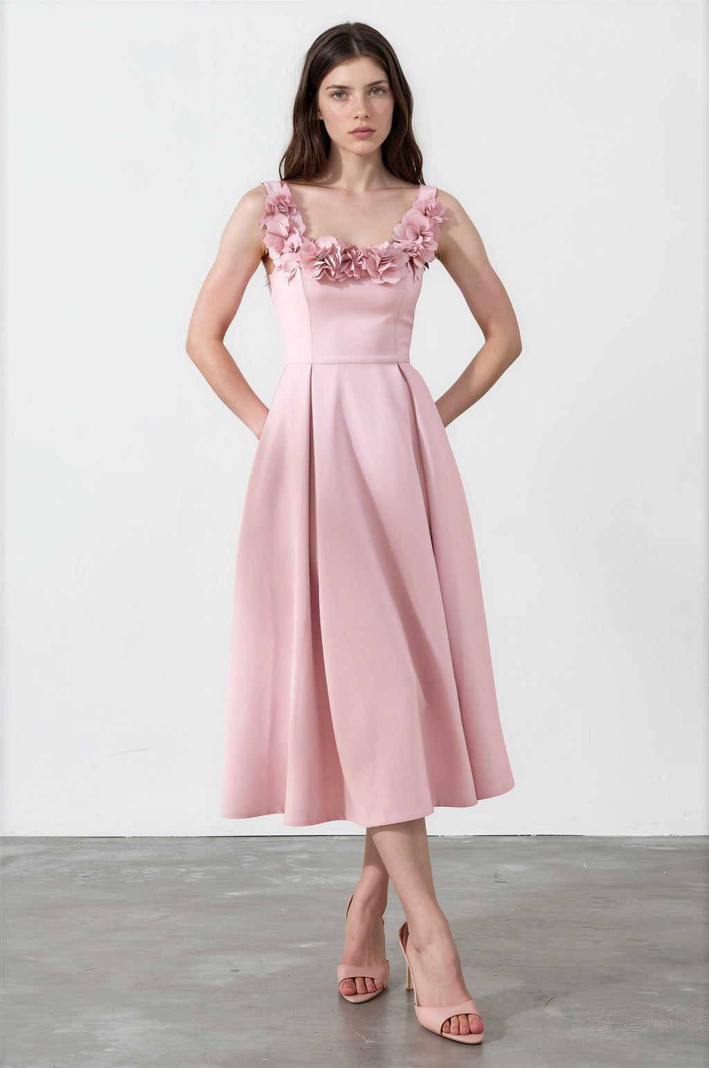 Damen Midikleid Rosa – Korsagen-Detail & Scoop-Ausschnitt, elegantes rosafarbenes Sommerkleid