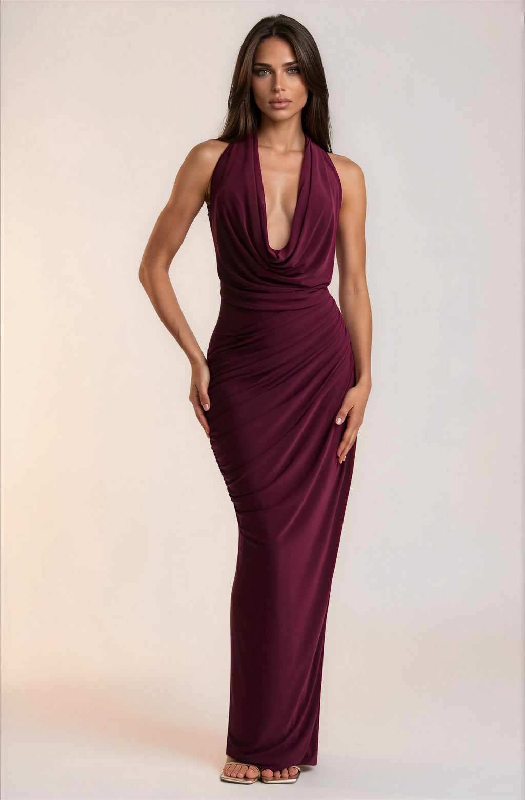 Burgunderrotes Slinky Maxikleid mit tiefem V-Ausschnitt – Elegantes Abendkleid lang Damen – Figurbetontes Partykleid