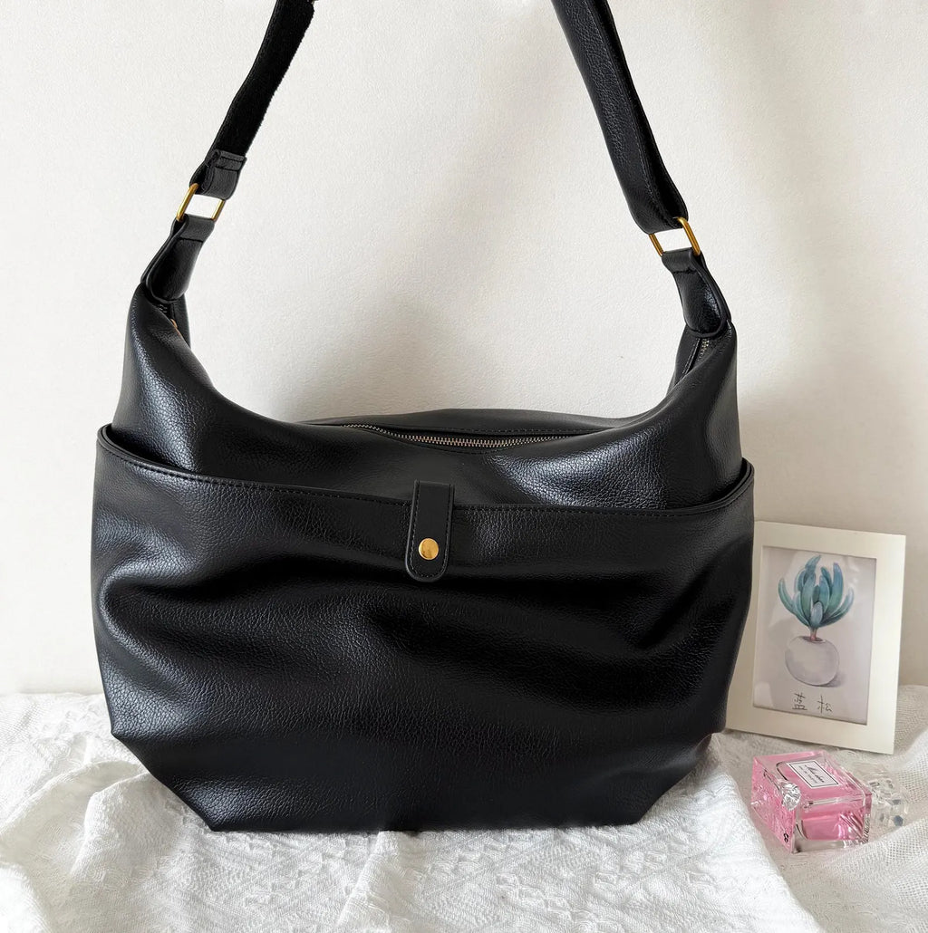 Raven - Midnight Grace – Schwarze Leder-Schultertasche für Damen